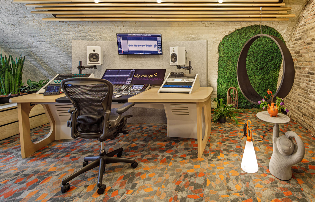 AKA Design Audio Desk